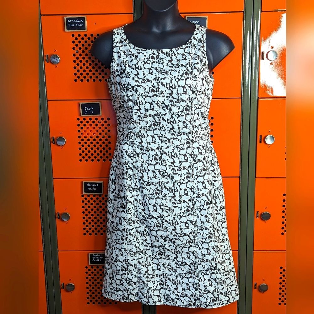 Ann Taylor Black and White Abstract Floral Pattern Midi Dress Size 8